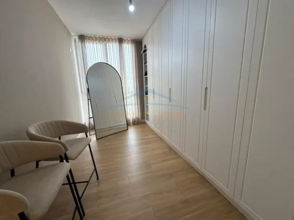Tirane, shitet apartament 2+1+Ballkon Kati 6, 87 m² 240.000 € (Jordan Misja)