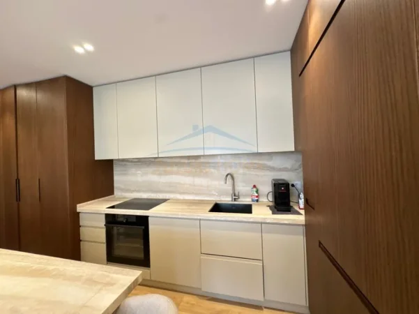 Tirane, shitet apartament 2+1+Ballkon Kati 6, 87 m² 240.000 € (Jordan Misja)