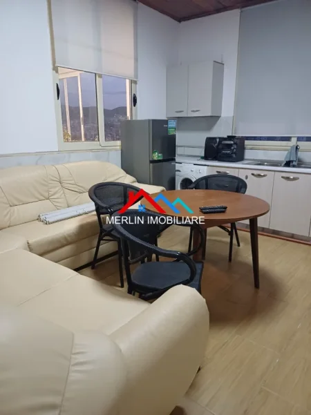 Tirane, jepet me qera apartament 2+1+Ballkon Kati 9, 89 m² 630 € (RRUGA E KAVAJES)