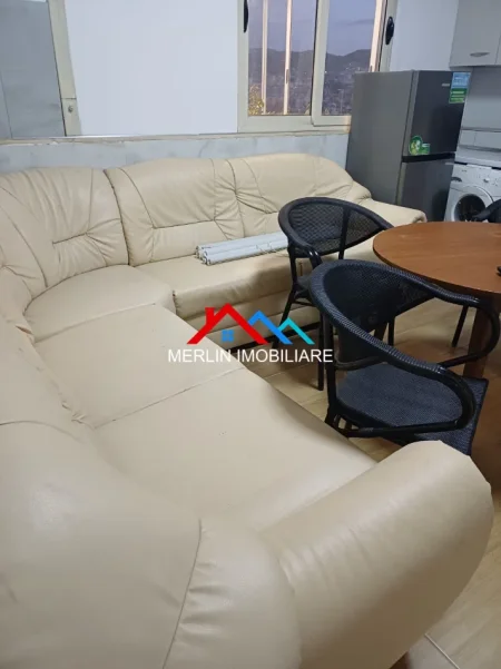 Tirane, jepet me qera apartament 2+1+Ballkon Kati 9, 89 m² 630 € (RRUGA E KAVAJES)