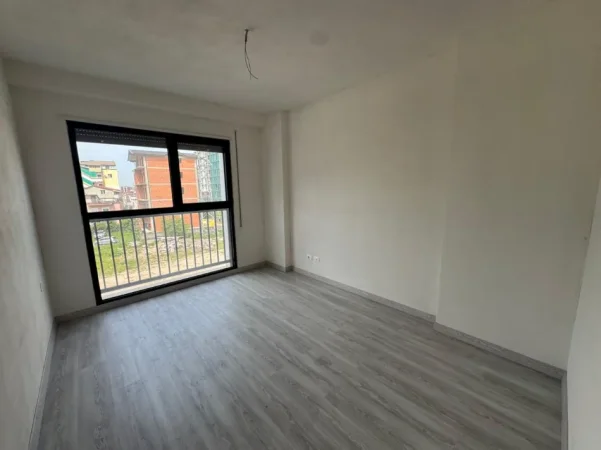 Tirane, jepet me qera apartament 1+1 Kati 2, 350 € (jordan misja)