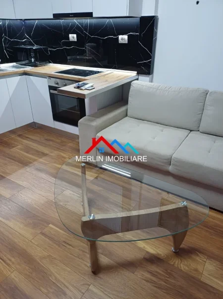 Tirane, jepet me qera apartament 1+1+Ballkon Kati 9, 62 m² 525 € (RRUGA E KAVAJES)