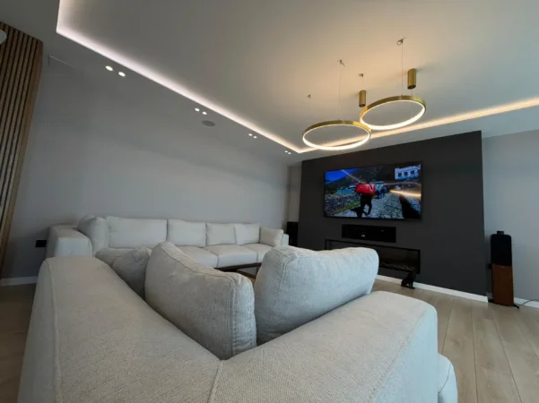 Tirane, jepet me qera apartament duplex 4+1+Ballkon , 240 m² 3.500 € 