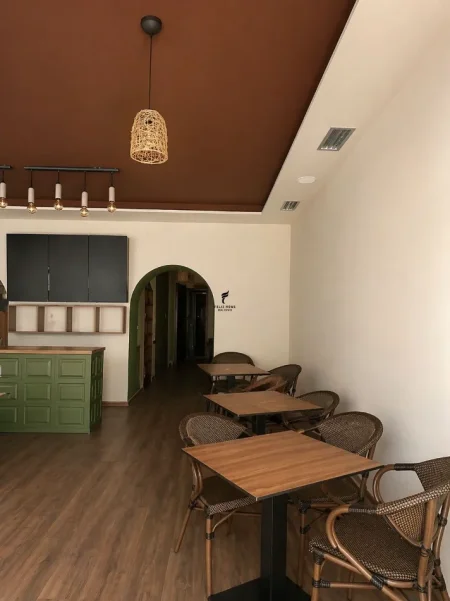 Tirane, jepet me qera lokal Kati 0, 82 m² 1.000 € (STADIUMI DINAMO)