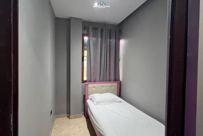 Tirane, jepet me qera Vile 3+1 Kati 1, 100 m² 470 € (prane Shkolles Sarina)