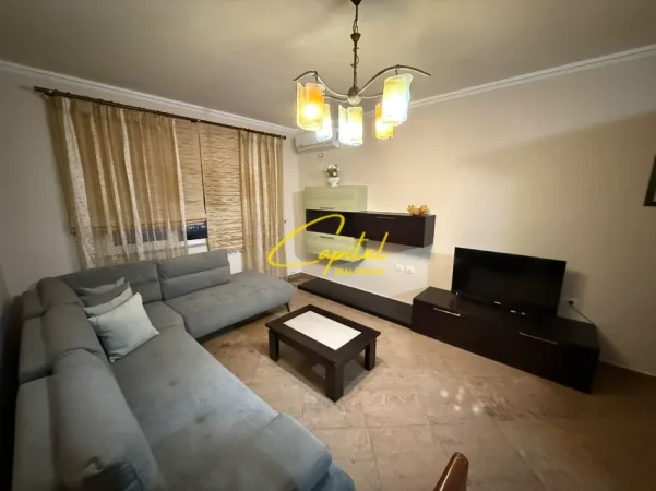 Tirane, jepet me qera apartament 1+1 Kati 8, 67 m² 600 € (SHESHI WILLSON)