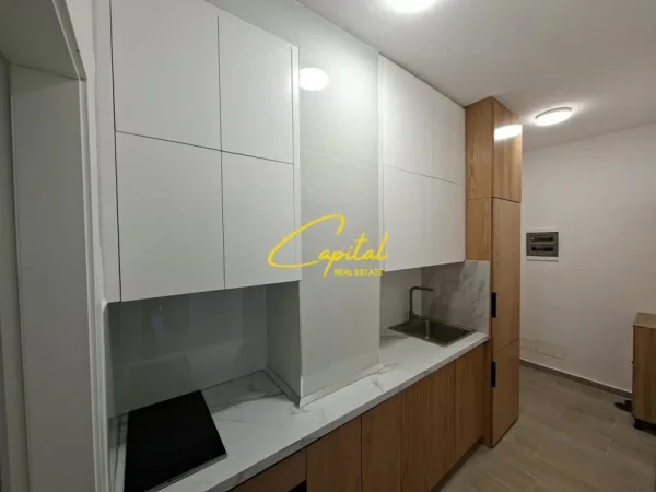 Tirane, jepet me qera apartament 1+1 Kati 2, 70 m² 750 € (GOLDEN TOWER RESIDENCE)