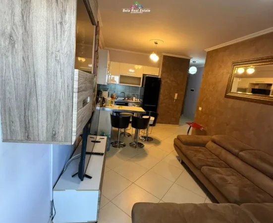 Tirane, jepet me qera apartament 1+1+Ballkon Kati 4, 70 m² 500 € (prane Fondacioni Eleonor)
