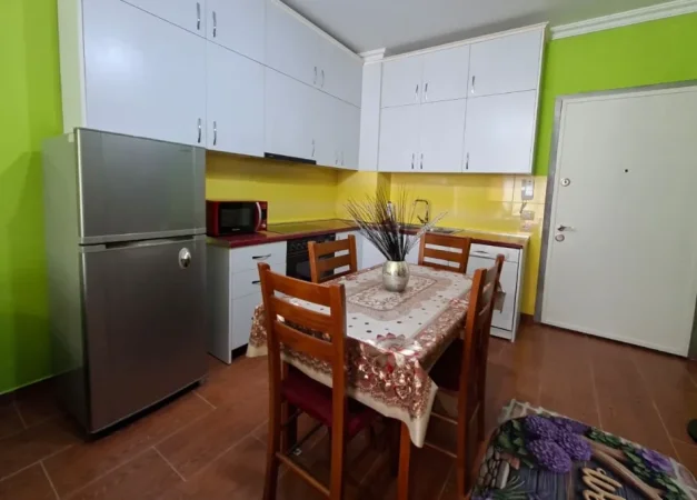 Tirane, jepet me qera apartament 1+1 , 72 m² 500 € 