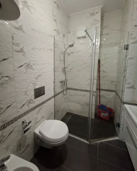 Tirane, jepet me qera apartament 1+1 , 72 m² 500 € 