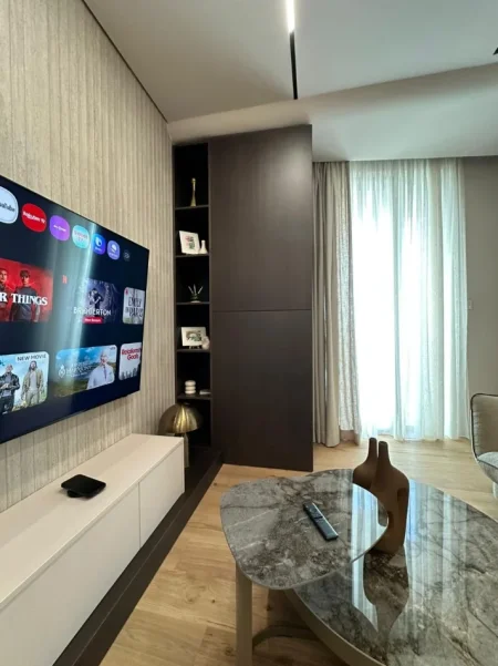 Tirane, jepet me qera apartament 1+1 Kati 13, 78 m² 1.000 € 