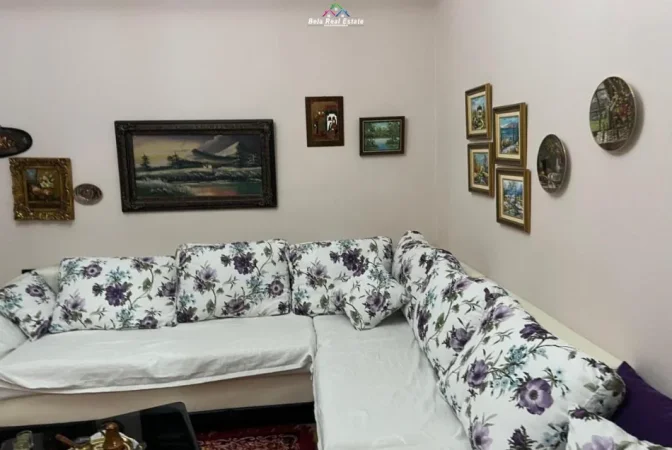 Tirane, jepet me qera apartament 2+1 Kati 4, 80 m² 630 € (prane Cok Market)