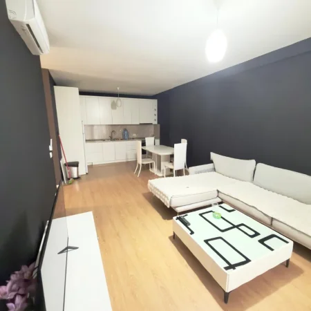 Tirane, jepet me qera apartament 2+1 Kati 2, 108 m² 600 € 