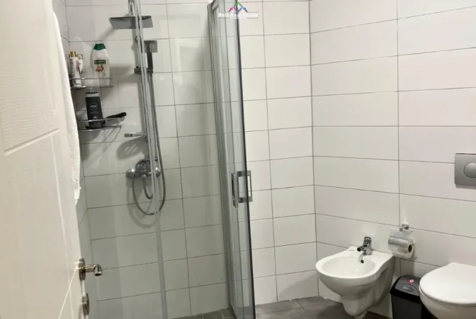 Tirane, shitet apartament 2+1+Ballkon Kati 4, 85 m² 175.000 € (Prane Kompleksit Grand Galery)