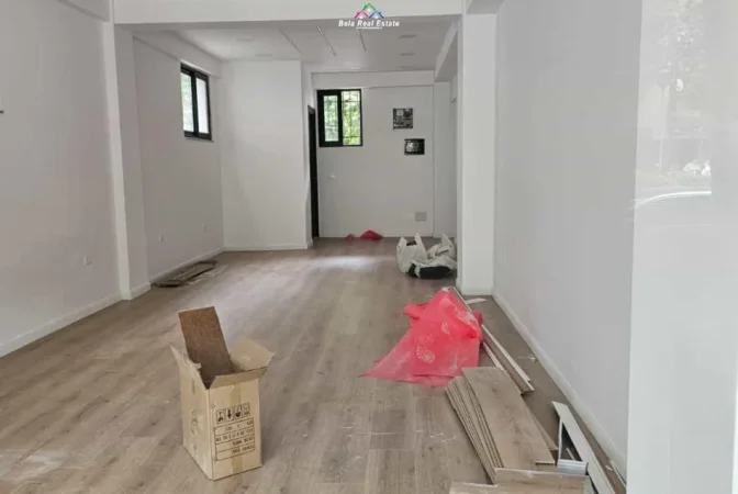 Tirane, jepet me qera dyqan Kati 0, 48 m² 1.470 € (Tek Rruga e Kavajes)
