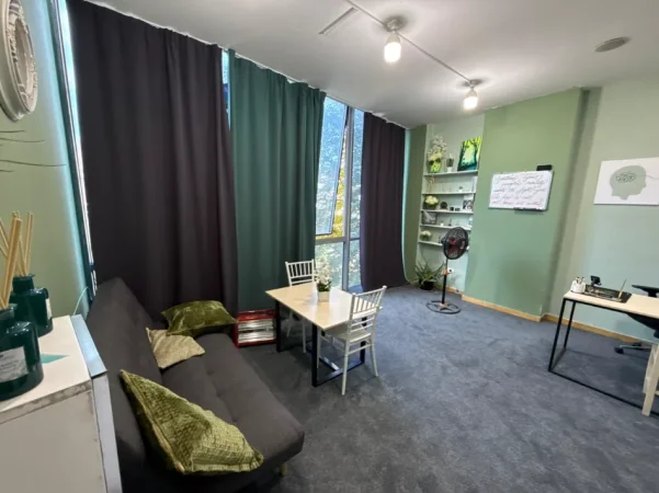 Tirane, shitet ambjent biznesi Kati 2, 38 m² 65.000 € (Xhamllik)
