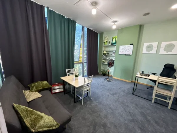 Tirane, shitet ambjent biznesi Kati 2, 38 m² 65.000 € (Xhamllik)