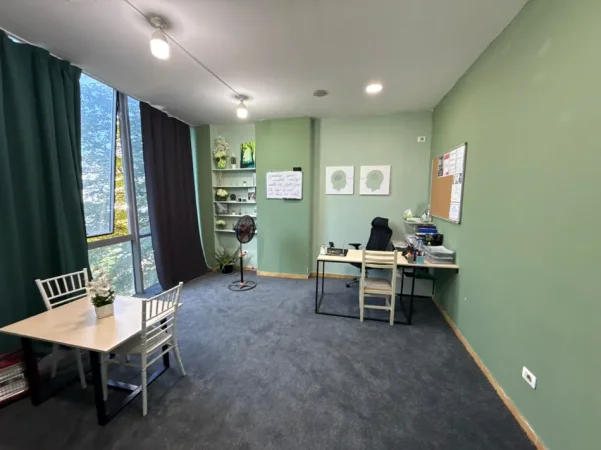 Tirane, shitet ambjent biznesi Kati 2, 38 m² 65.000 € (Xhamllik)