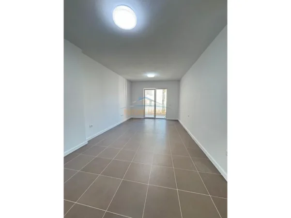Tirane, jepet me qera apartament 1+1 Kati 5, 50 m² 380 € (DRITAN HOXHA)