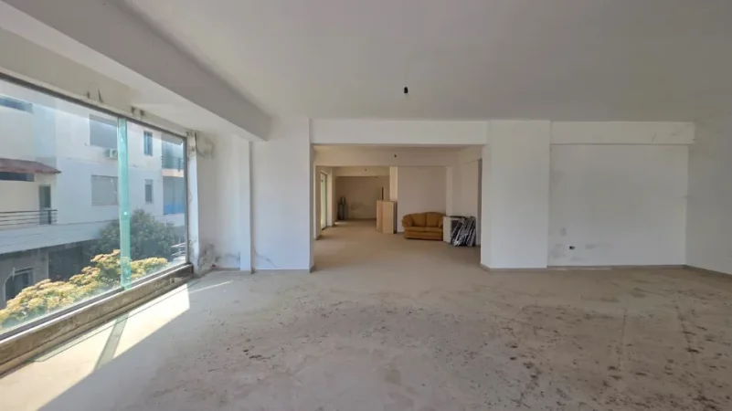 Radhime - Orikum, shitet ambjent biznesi Kati 2, 165 m² 189.800 € (Orikum, Vlore)