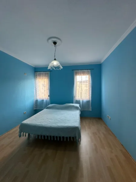 Tirane, jepet me qera apartament 2+1 , 100 m² 650 € (Tek Prokuroria (Brrakë))