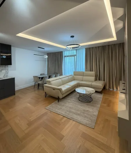 Tirane, jepet me qera apartament 2+1 , 117 m² 2.300 € 