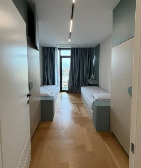 Tirane, jepet me qera apartament 2+1 , 117 m² 2.300 € 