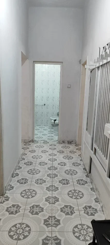 Tirane, jepet me qera apartament 2+1 Kati 5, 75 m² 450 € (SHALLVARET)