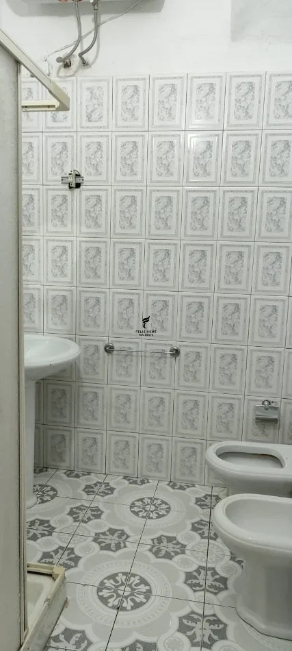 Tirane, jepet me qera apartament 2+1 Kati 5, 75 m² 450 € (SHALLVARET)
