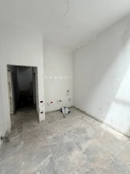 Tirane, shitet Vile 3 Katshe Kati 3, 334 m² 750.000 € (TEG)