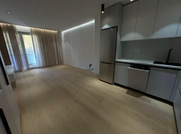 Tirane, shitet apartament 1+1 Kati 2, 55 m² 143.000 € (BRRYLI)