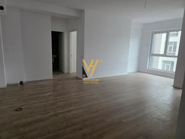 Tirane, jepet me qera zyre Kati 4, 70 m² 520 € (21 DHJETORI)