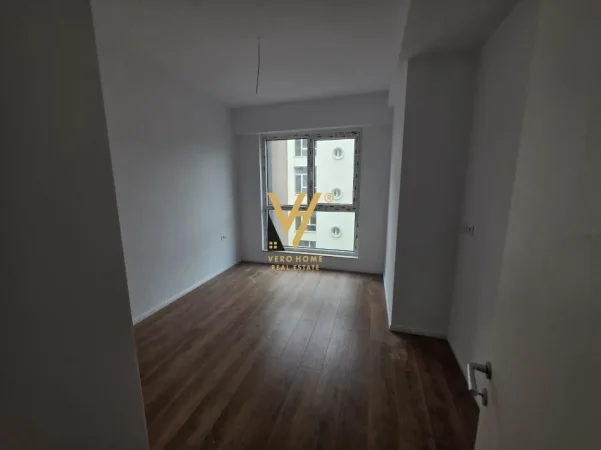 Tirane, jepet me qera zyre Kati 4, 70 m² 520 € (21 DHJETORI)