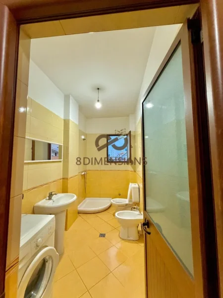 Tirane, jepet me qera apartament 1+1 Kati 3, 80 m² 430 € (21 dhjetori)