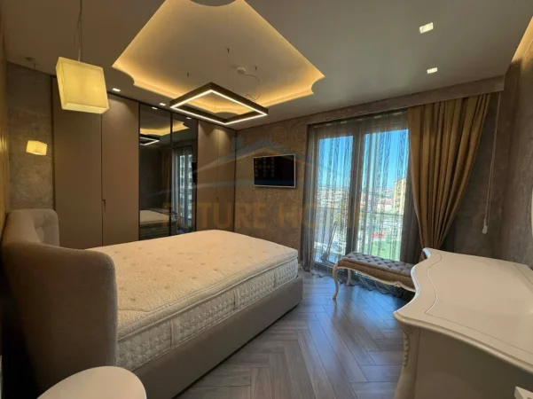 Tirane, shitet apartament 2+1+Ballkon Kati 4, 105 m² 300.000 € (Don Bosko)