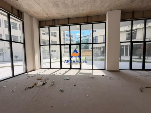 Tirane, jepet me qera ambjent biznesi Kati 0, 160 m² 3.000 € 