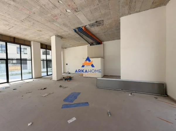 Tirane, jepet me qera ambjent biznesi Kati 0, 160 m² 3.000 € 