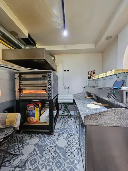 Tirane, shitet lokal Kati 0, 150 m² (Bulevardi Gjergj Fishta)