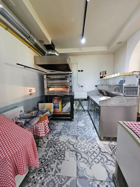Tirane, shitet lokal Kati 0, 150 m² (Bulevardi Gjergj Fishta)