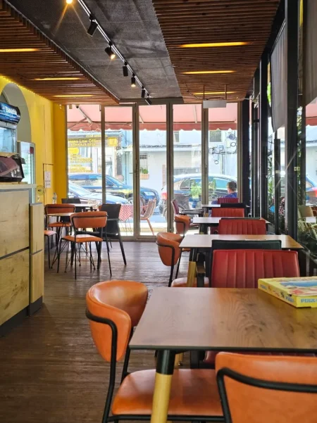 Tirane, shitet lokal Kati 0, 150 m² (Bulevardi Gjergj Fishta)