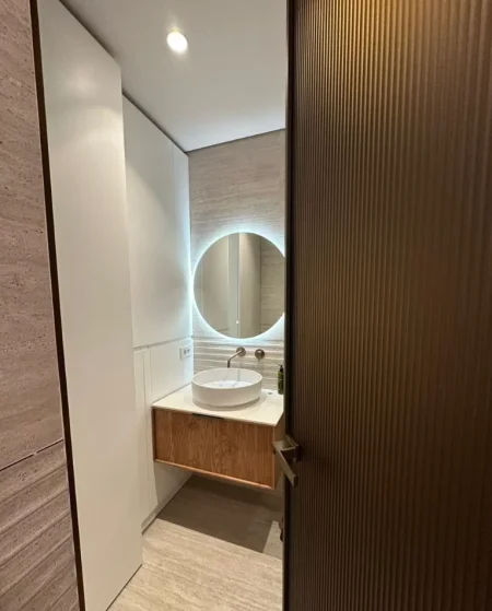 Tirane, jepet me qera apartament 1+1 , 78 m² 1.000 € 