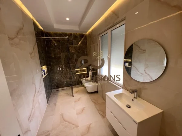 Tirane, jepet me qera Vile 2 Katshe Kati 0, 260 m² 2.000 € (farke)
