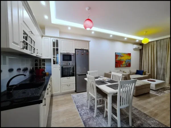 Tirane, jepet me qera apartament 1+1+Ballkon Kati 7, 700 € (Komuna e Parisit)