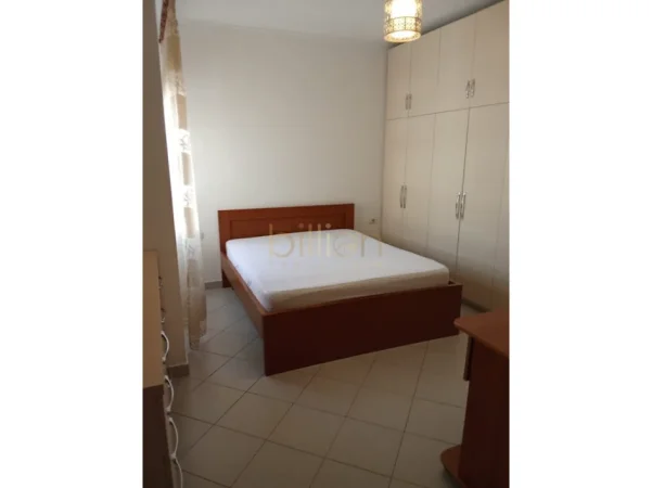 Tirane, jepet me qera apartament 2+1 Kati 6, 80 m² 450 € (Yzberisht)