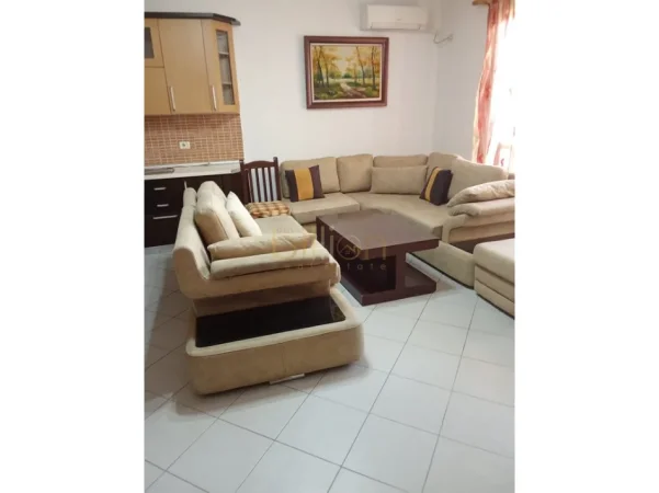 Tirane, jepet me qera apartament 2+1 Kati 6, 80 m² 450 € (Yzberisht)