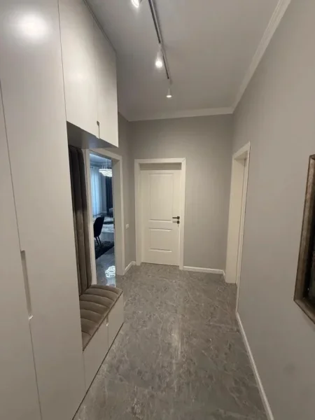 Tirane, jepet me qera apartament 2+1+2 Kati 3, 120 m² 700 € (PRANE TEG)