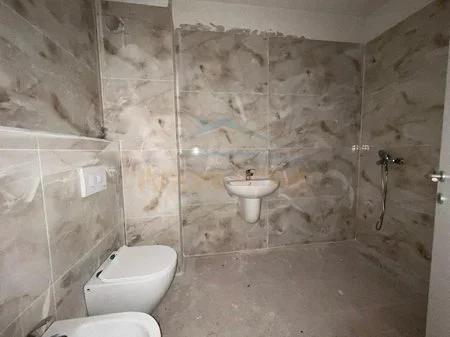 Shqiperi, shitet apartament 1+1 Kati 2, 71 m² 107.000 € 