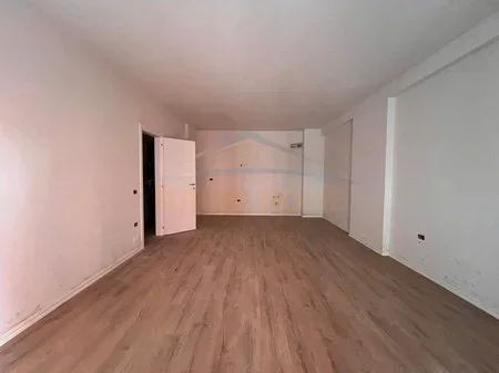 Shqiperi, shitet apartament 1+1 Kati 2, 71 m² 107.000 € 