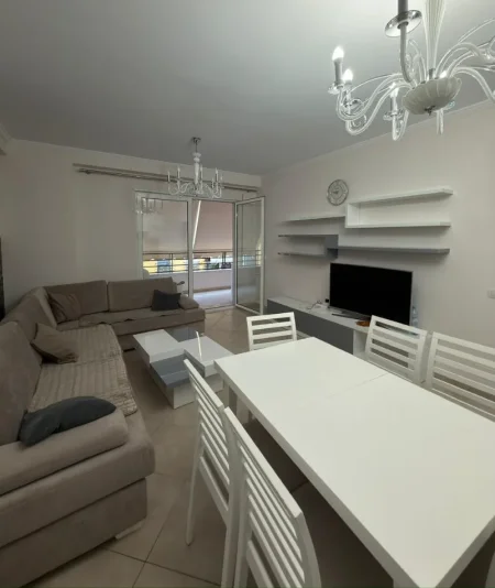 Tirane, jepet me qera apartament 2+1 , 90 m² 848 € 