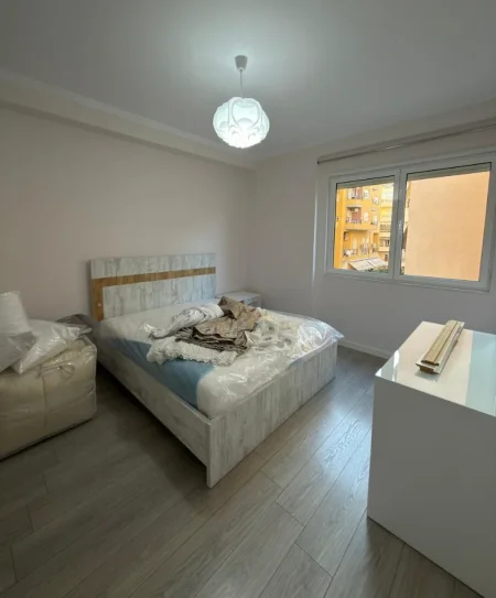 Tirane, jepet me qera apartament 2+1 , 90 m² 848 € 